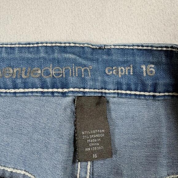 Avenue Denim Capri Jeans Womens 16 Blue Stretch Mid Rise Plus Size - Picture 5 of 10